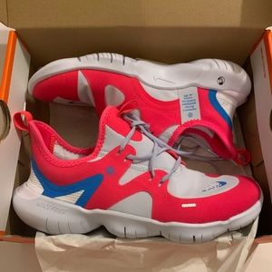 Nike Kids 🆕 Free RN 5.0 Disrupt (Big Kid) Sz 5